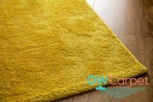 yellow-rug-with-no-fringes-rug-cleaning-dw-carpet-cleaning-singapore